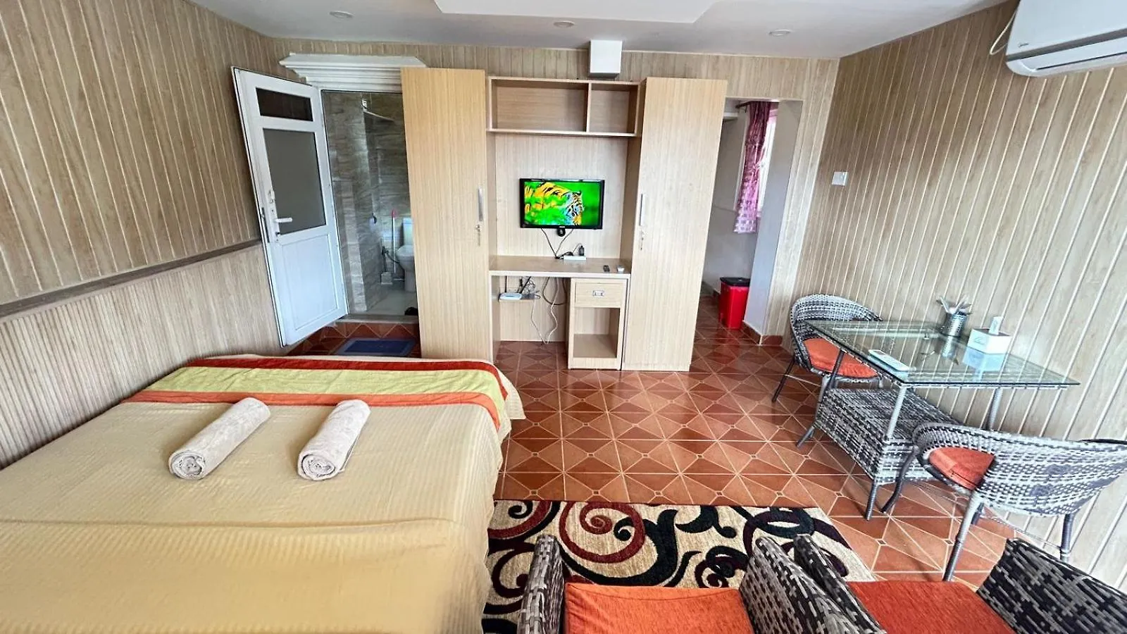 Raniban Suites - Apartment Home Катманду Непал