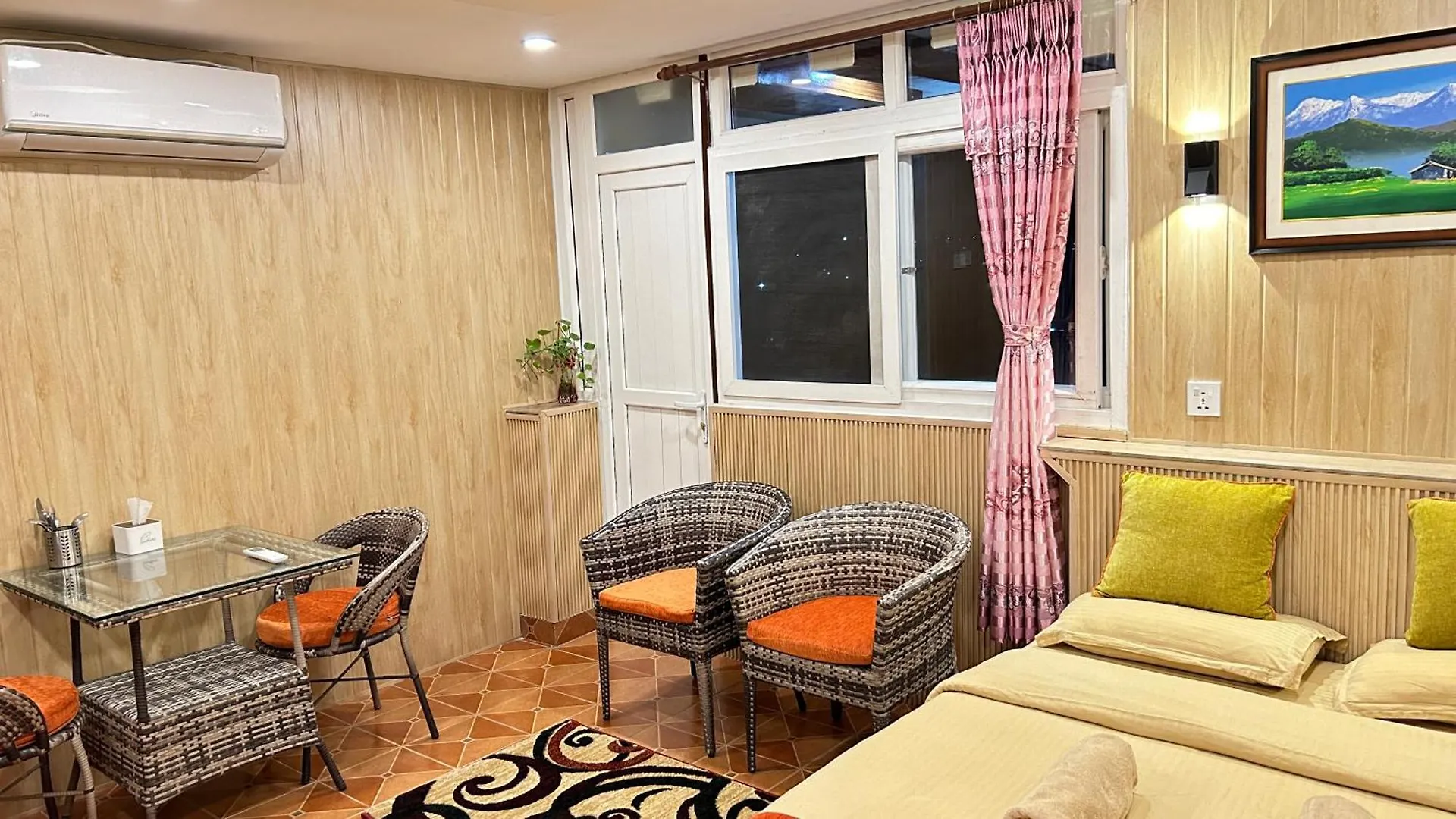 Raniban Suites - Apartment Home Катманду Непал